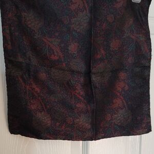 Casis Silk Dark Floral Pocket Square